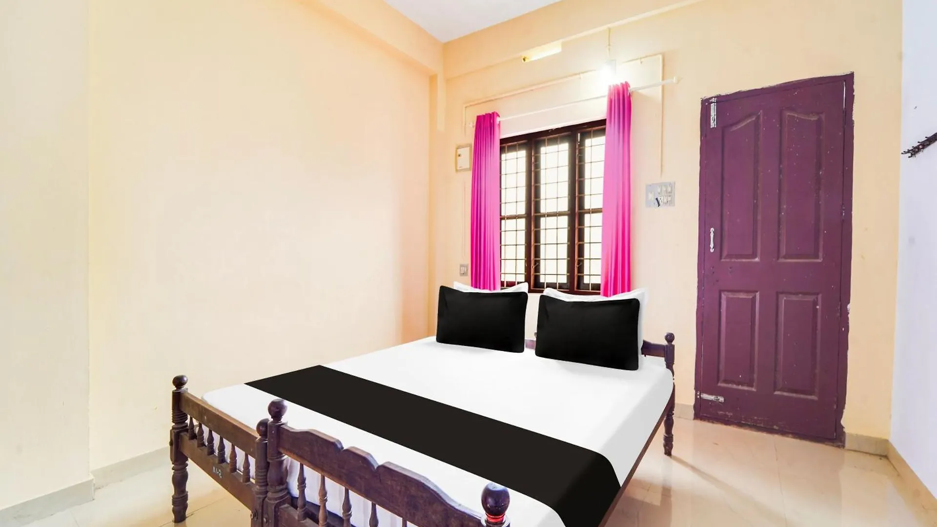 Hotel O Sree Badra Lodge Thekkumkara