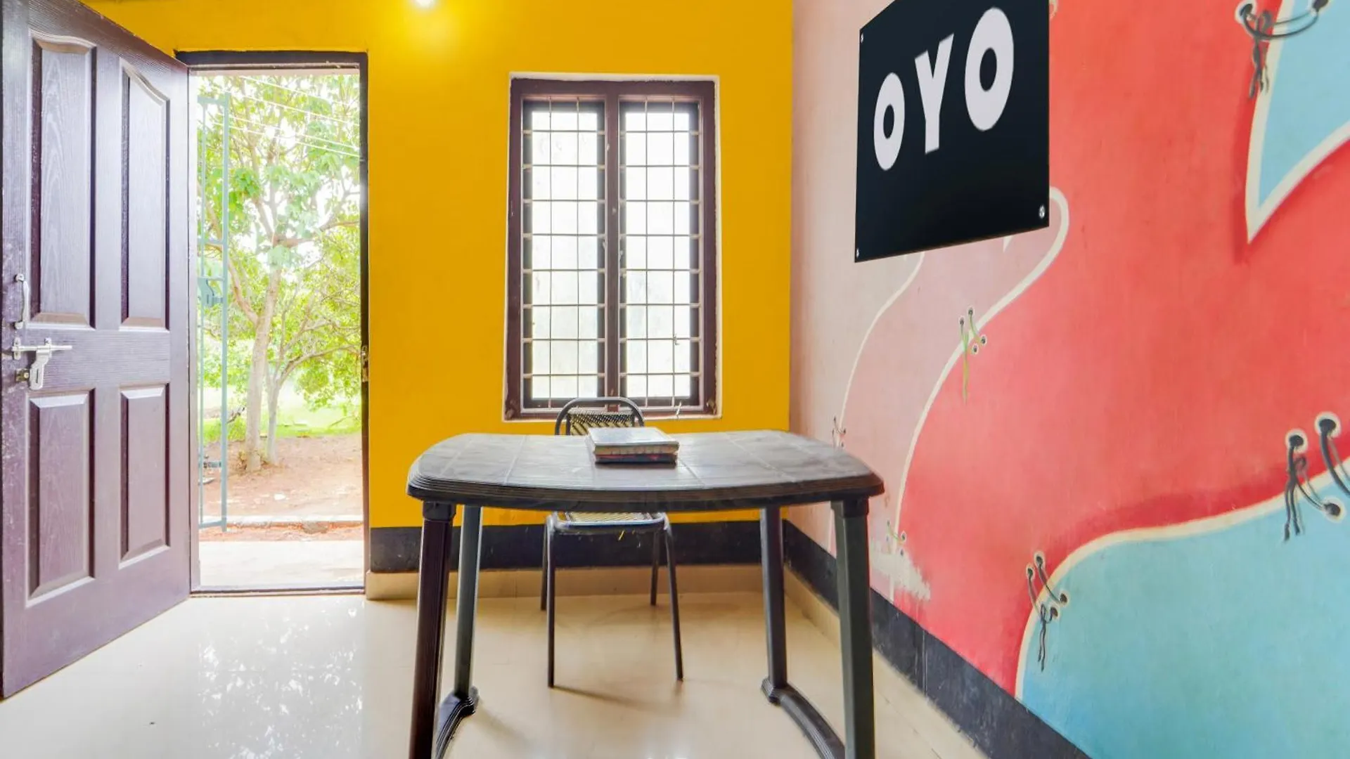 Hotel O Sree Badra Lodge Thekkumkara